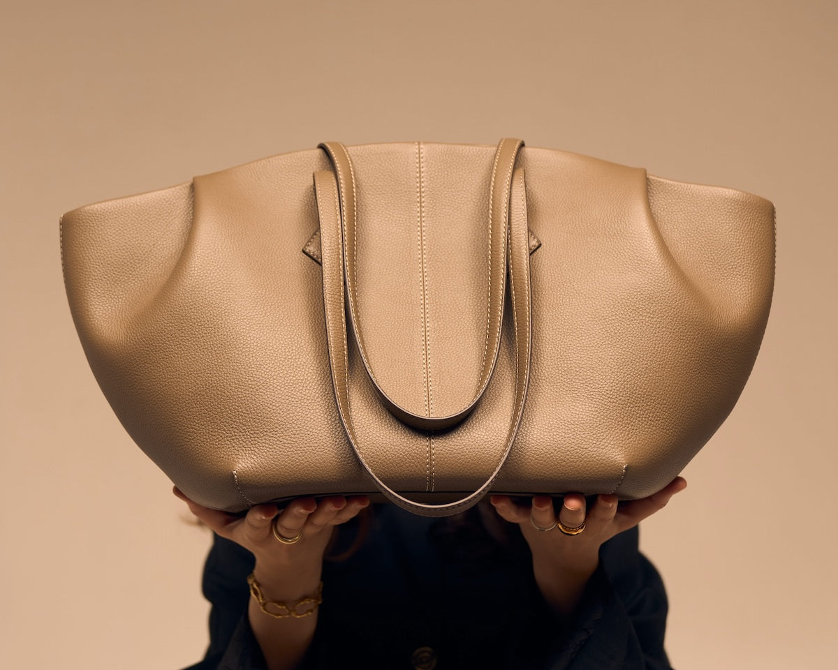 Atlas Tote in Taupe