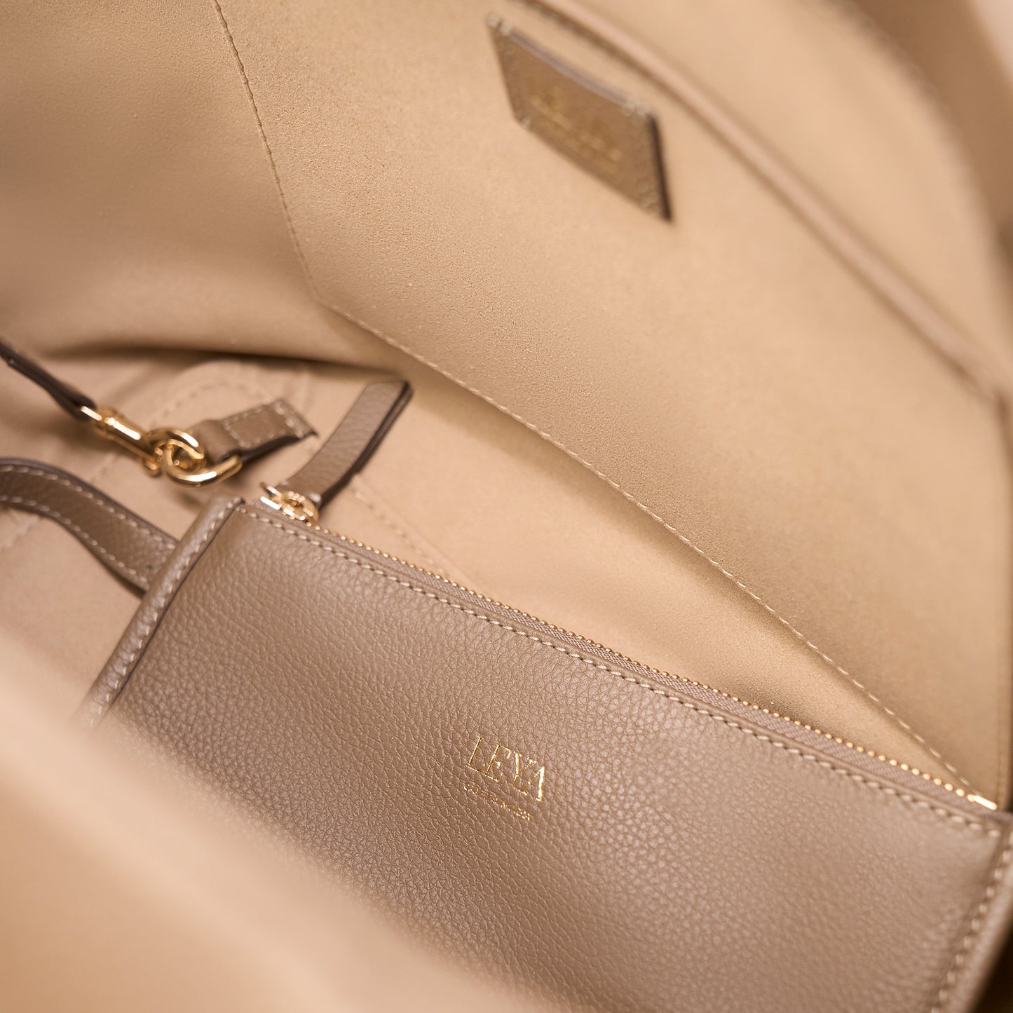 Close up of Atlas Tote Taupe